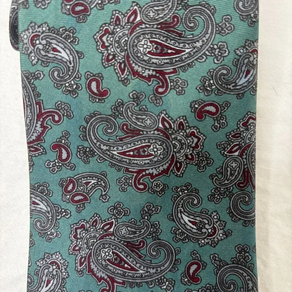 MALLORY & CHURCH Tie Green Burgundy Paisley England Vintage